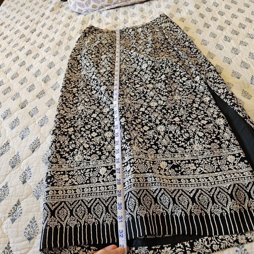 Talbots 100% Silk Floral Midi Skirt 10P Black White Side Slit Petite - Picture 13 of 15